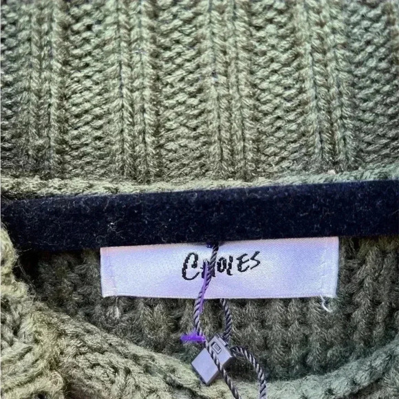 Choles deep green Cold Shoulder Knit Sweater. Size Small. NWT - Picture 6 of 6